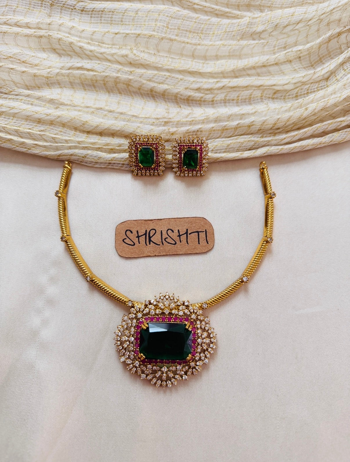 diamond emerald Hasli