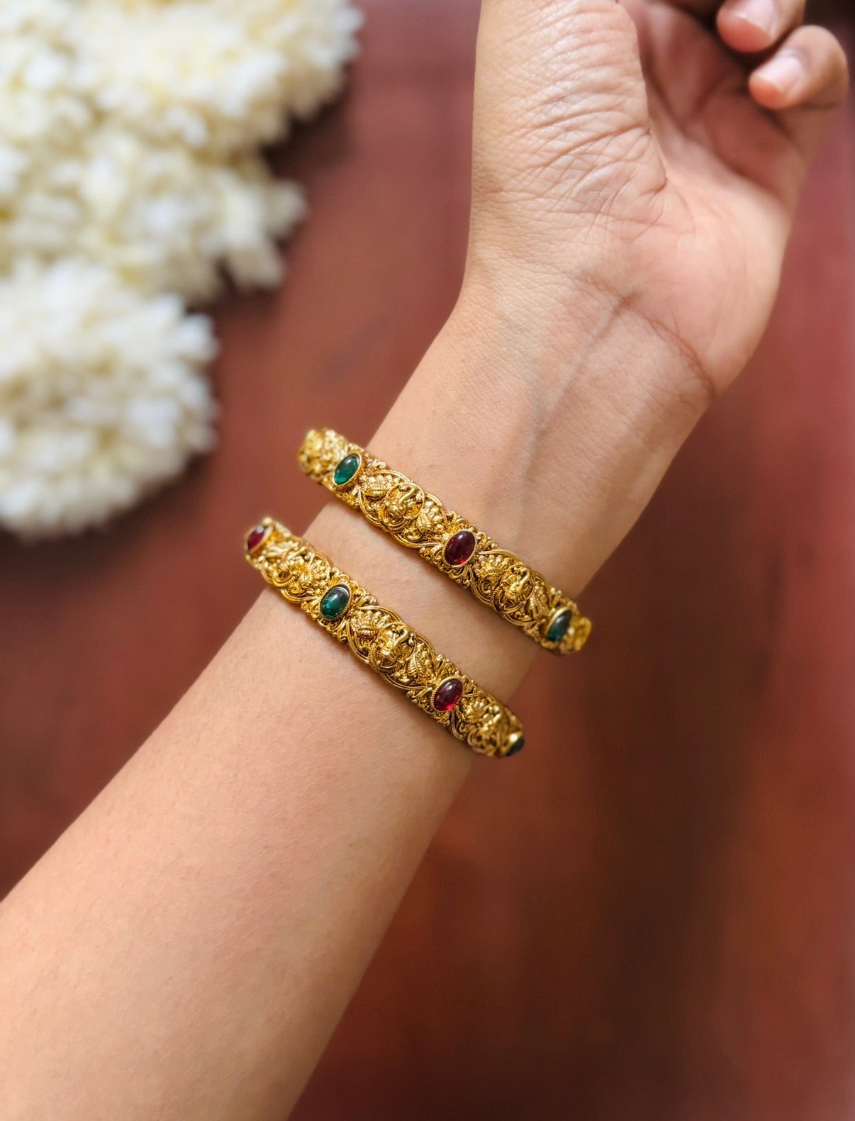 Gold mix bangles 2.6