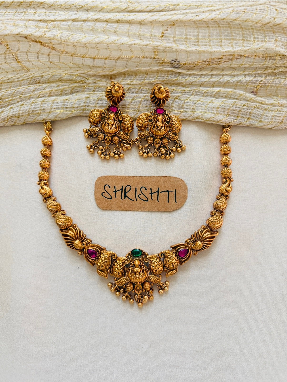 Raji Nagas gold