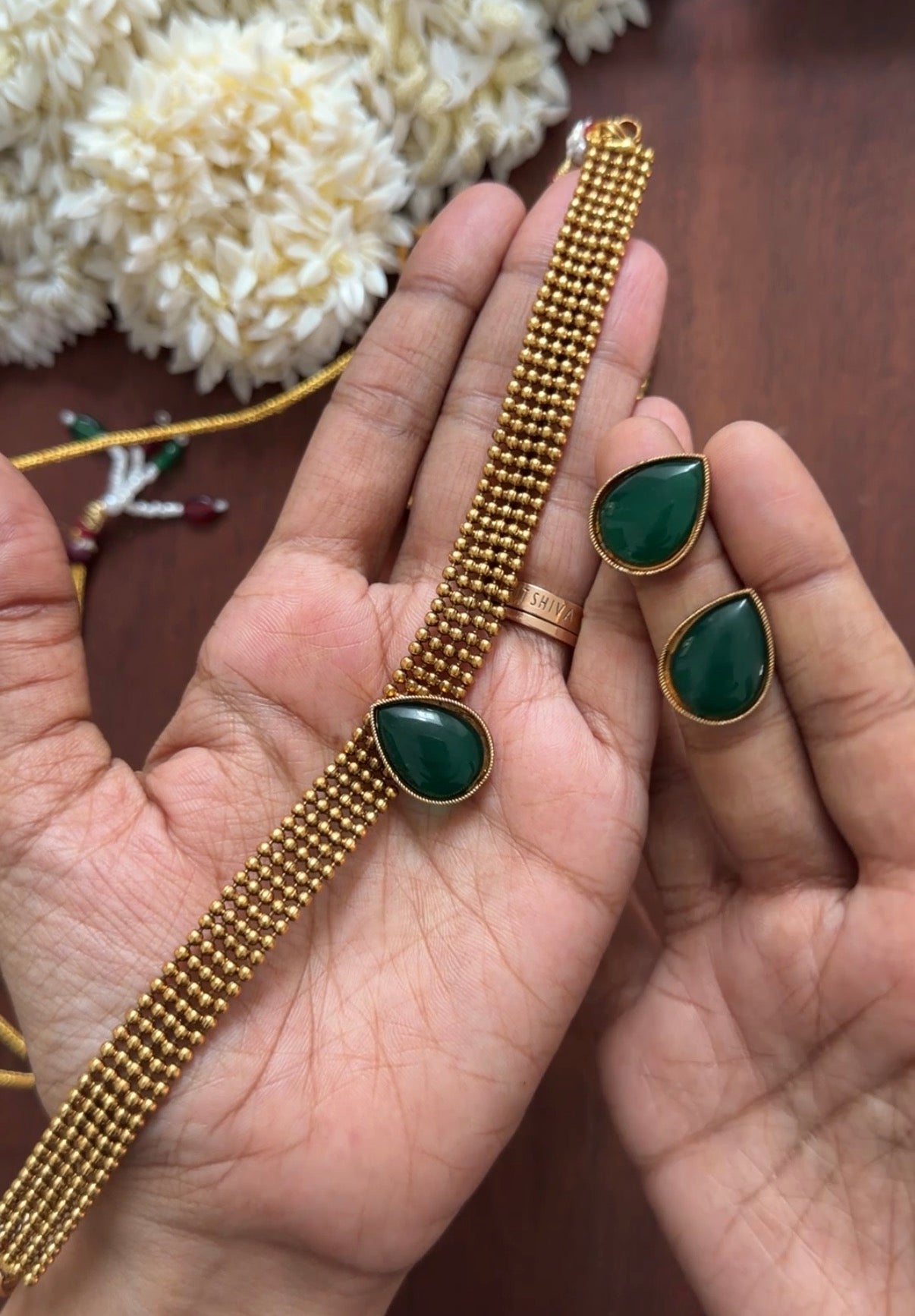 Choker chain green