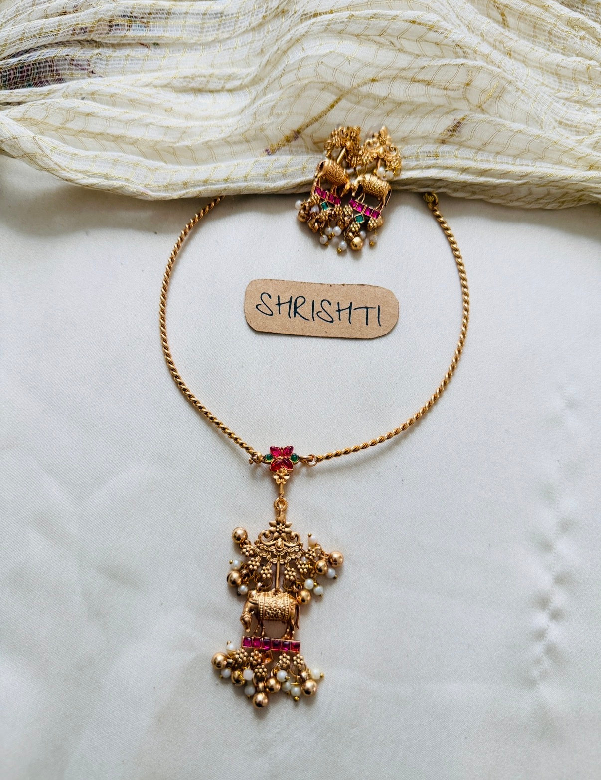 Gold cute hasli