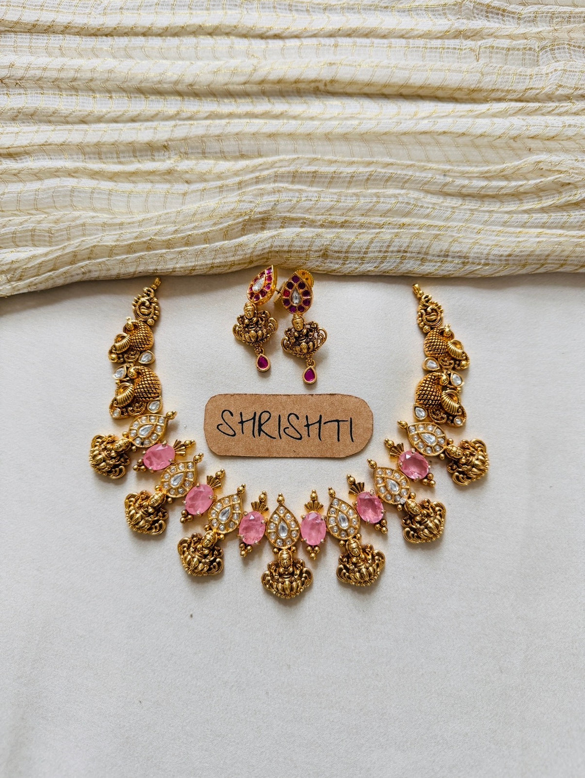 Nagas luxe pink