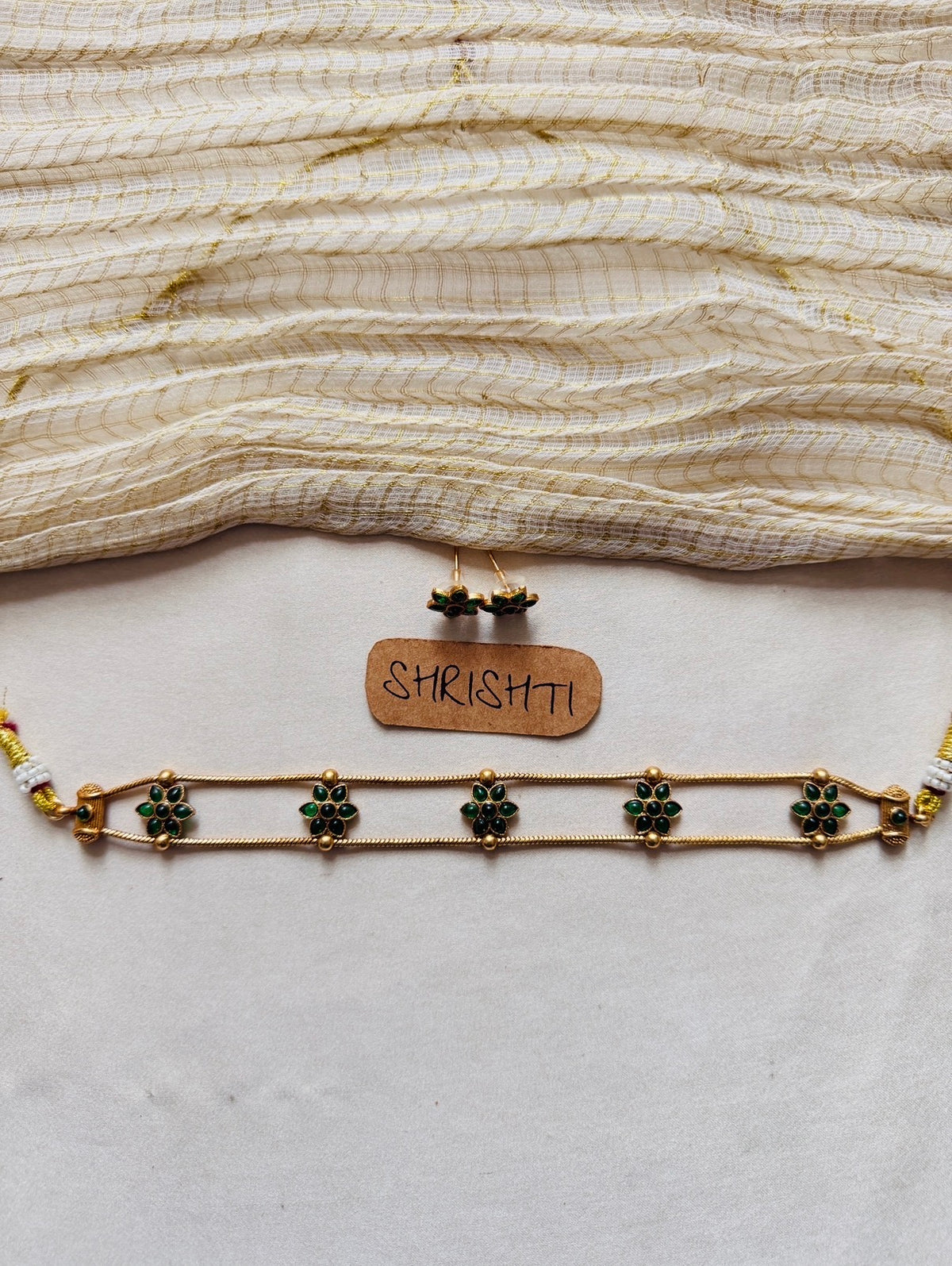 Kemp flower choker green