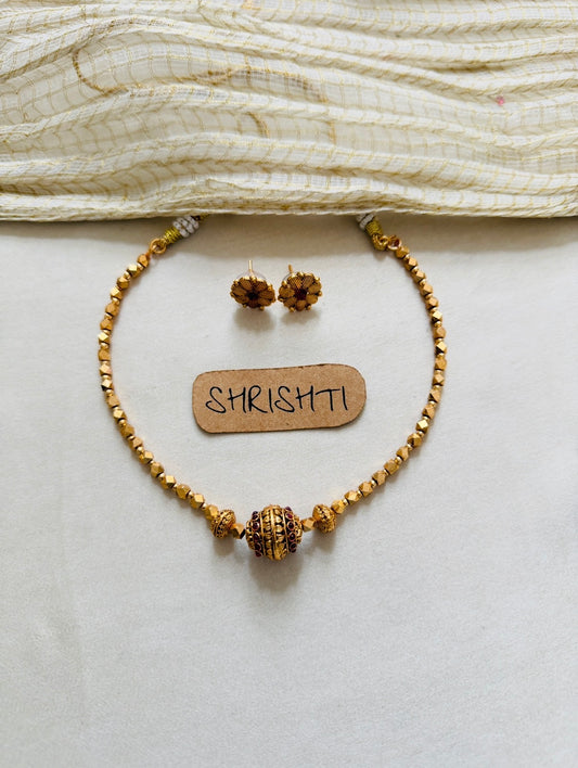 Beads choker gold