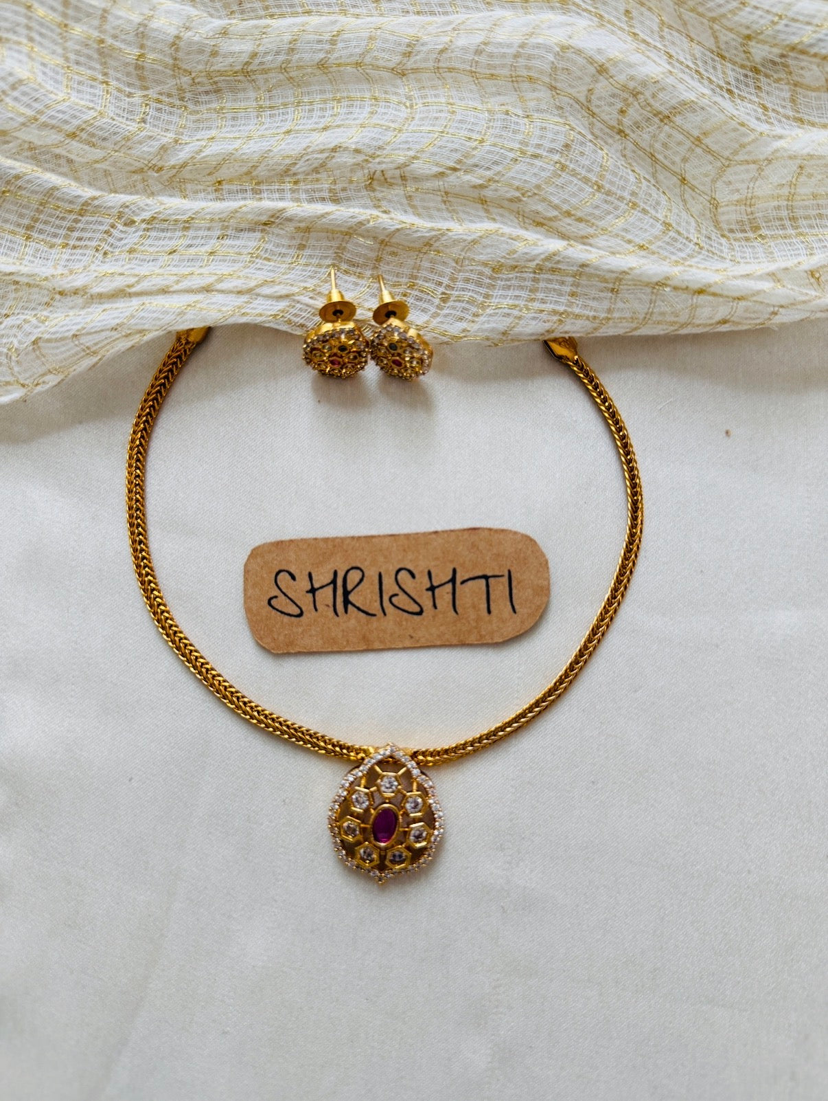 Diamond round Ruby