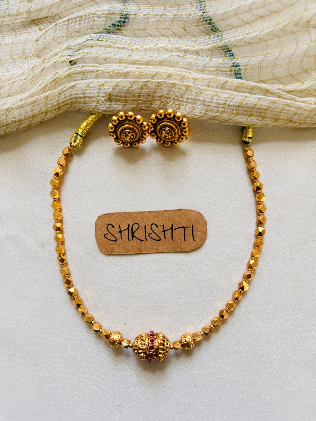 Beads choker