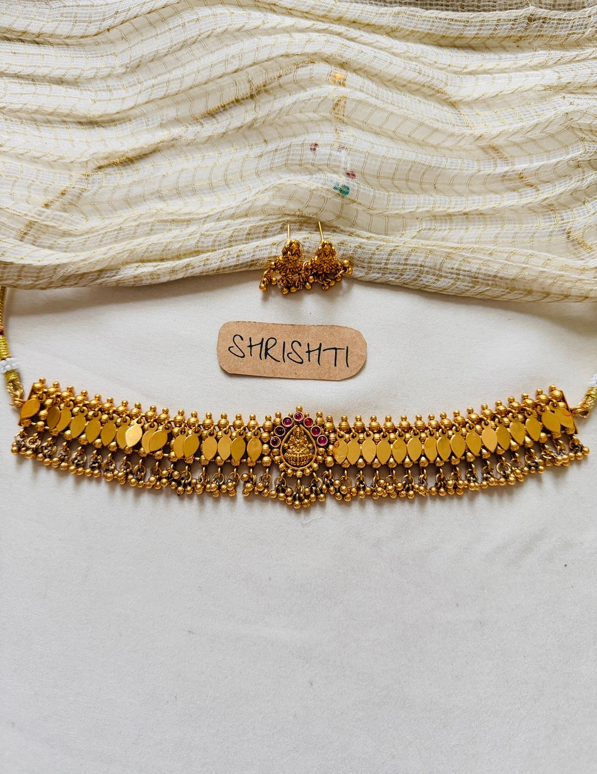 Devi elakkathali gold