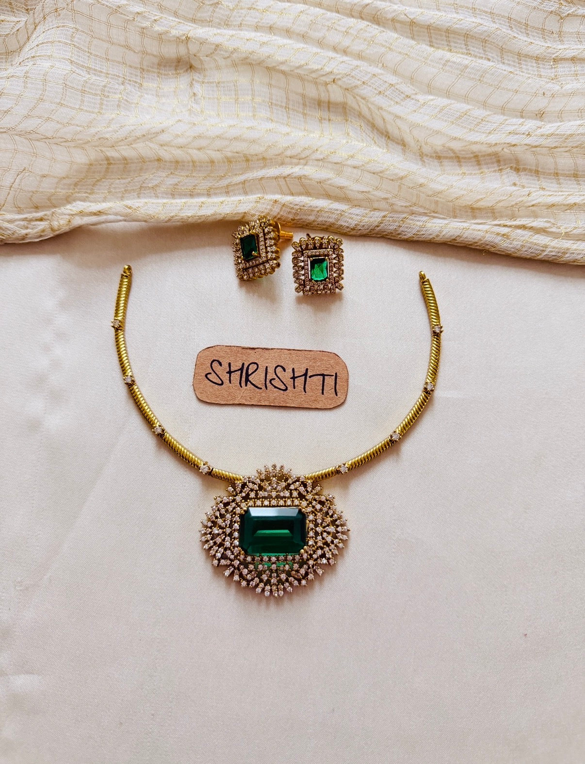 Emerald Diamond hasli