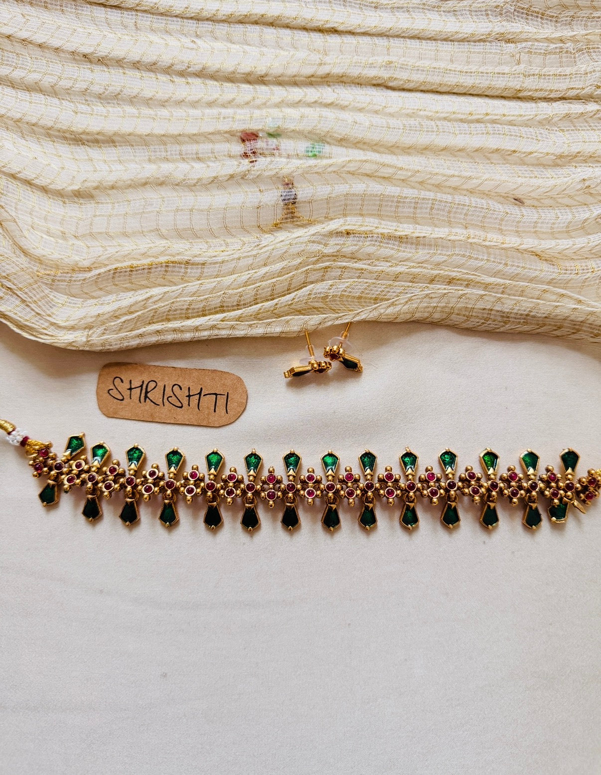palakka choker designer
