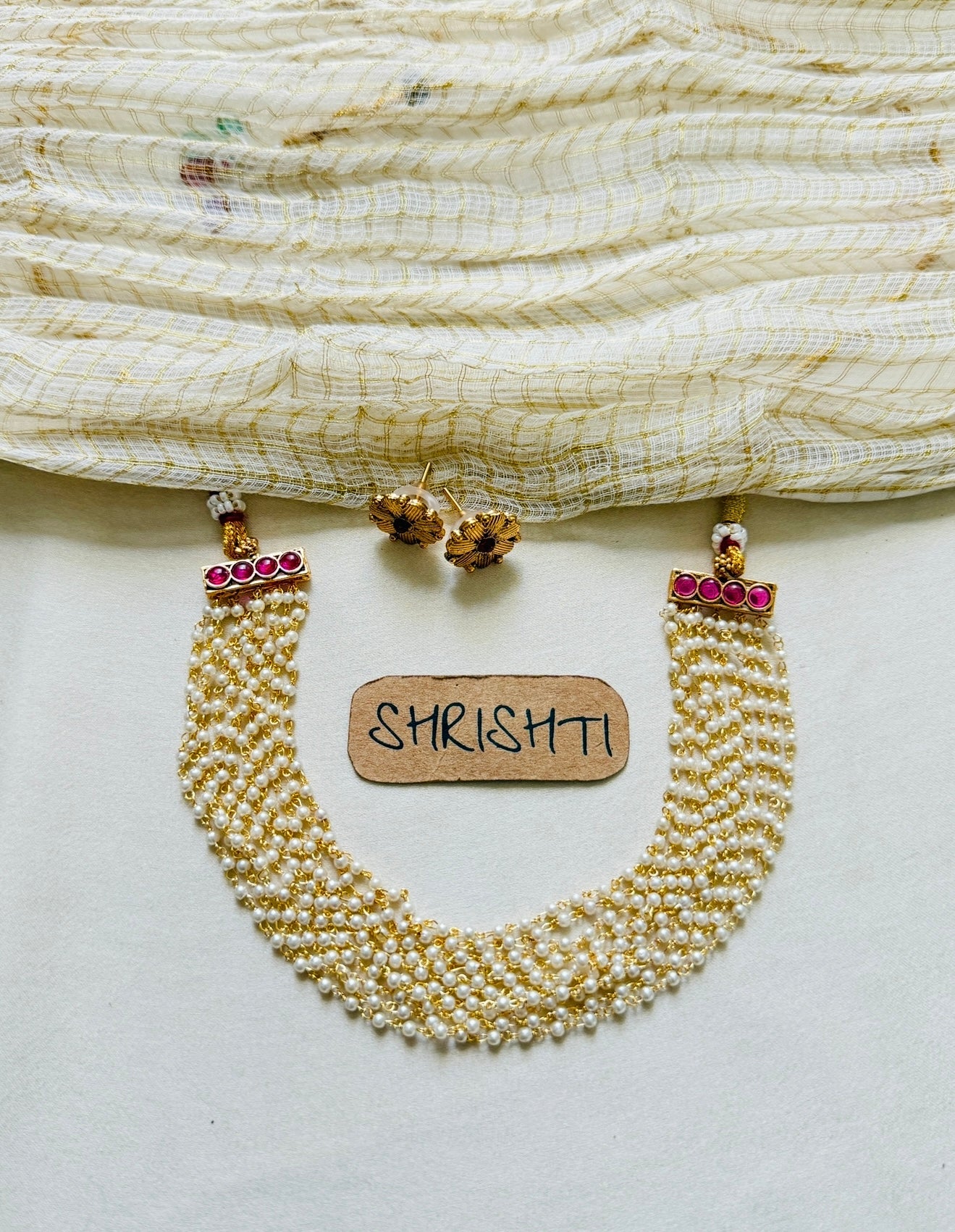 Pearl layer necklace