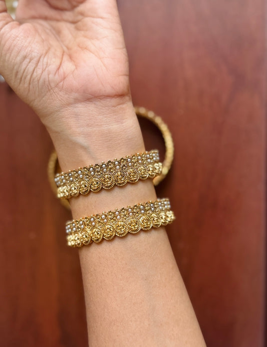 Pearl Coin Bangles 2.6 new