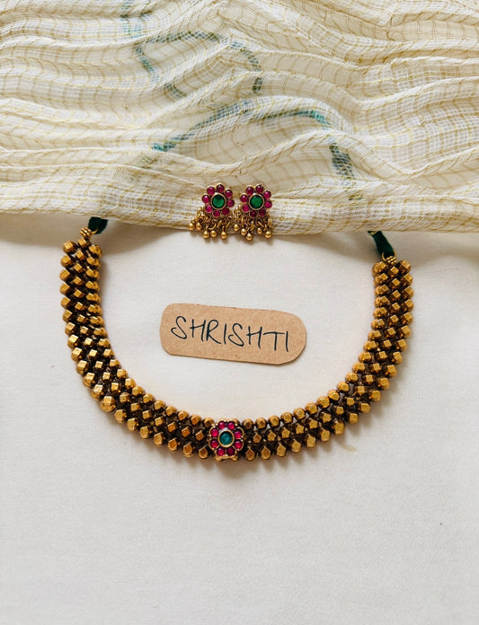 Flora single necklace