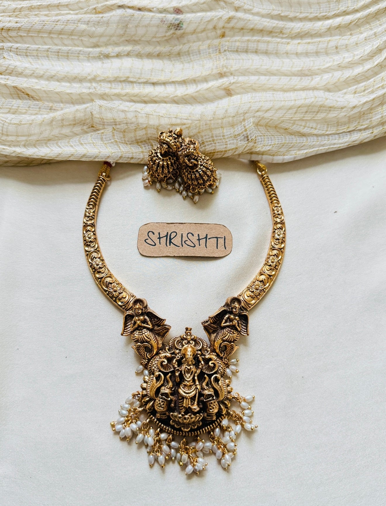 Antique nagas hasli