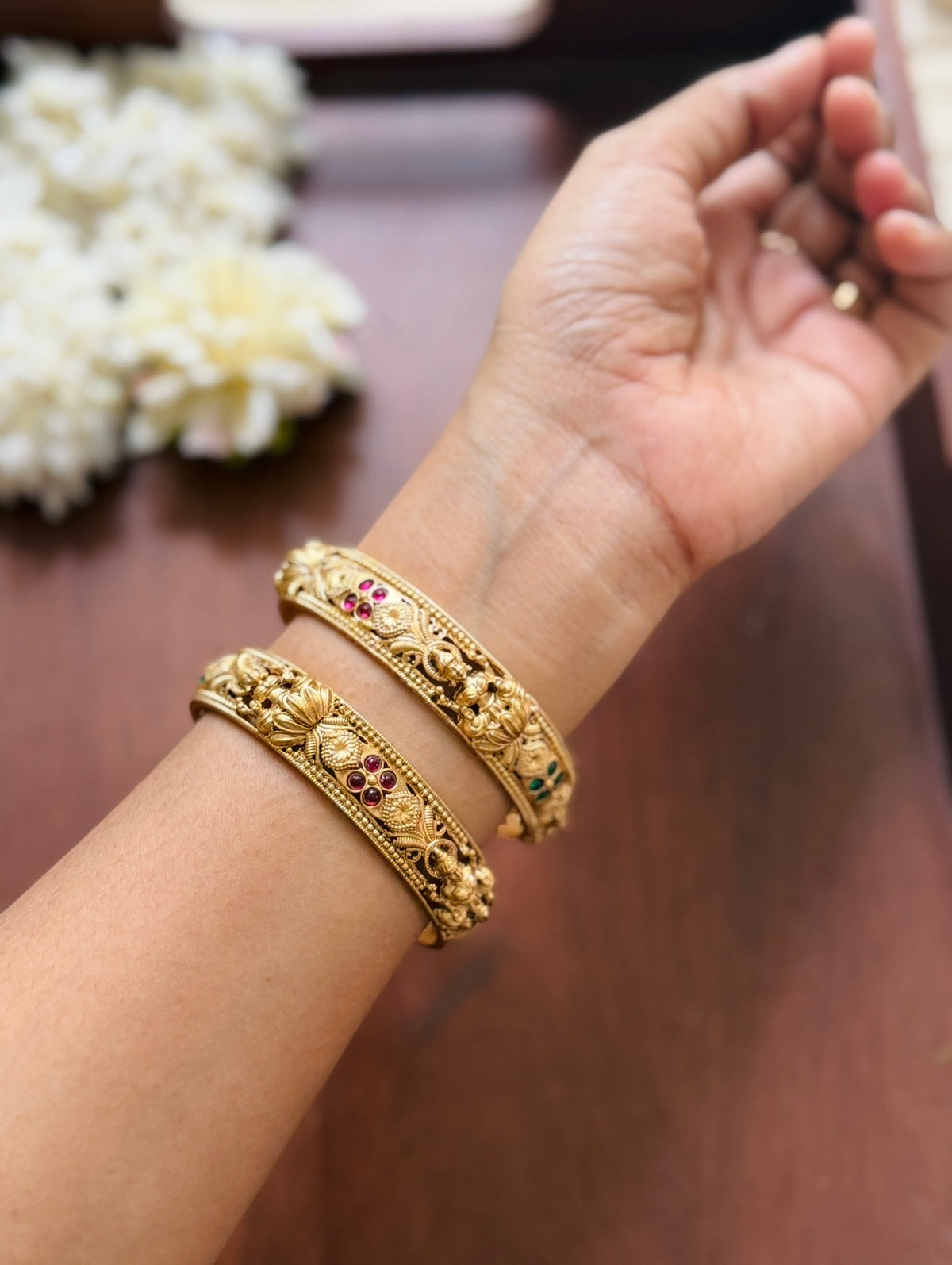lakshmi gold bangles